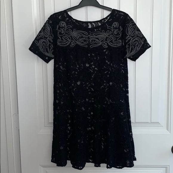 FREE PEOPLE Black Lace Tunic With Embroidery, sz Medium - Picture 6 of 11